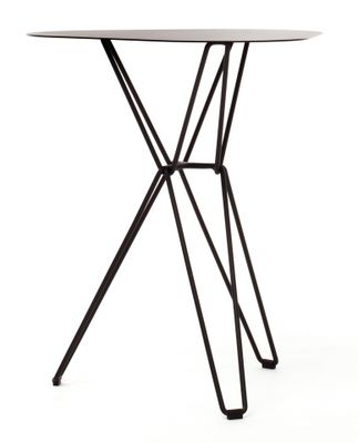 Tio_triangular_cafe_table_black_metal