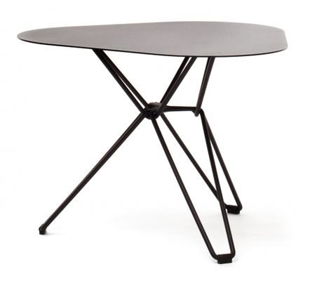 Tio_triangular_low_table_black_metal