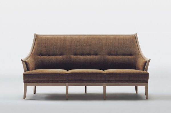 Traditional_three_seater_sofa_4669-33_6146_beech_with_sandal_fabric