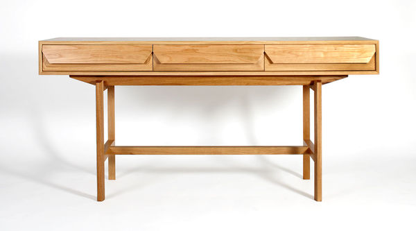 Brutus-hall-table-oak