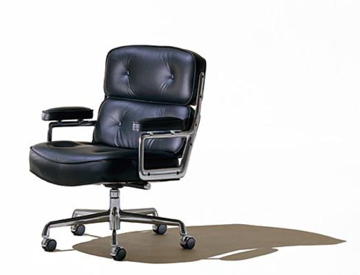 Eames_executive_chair